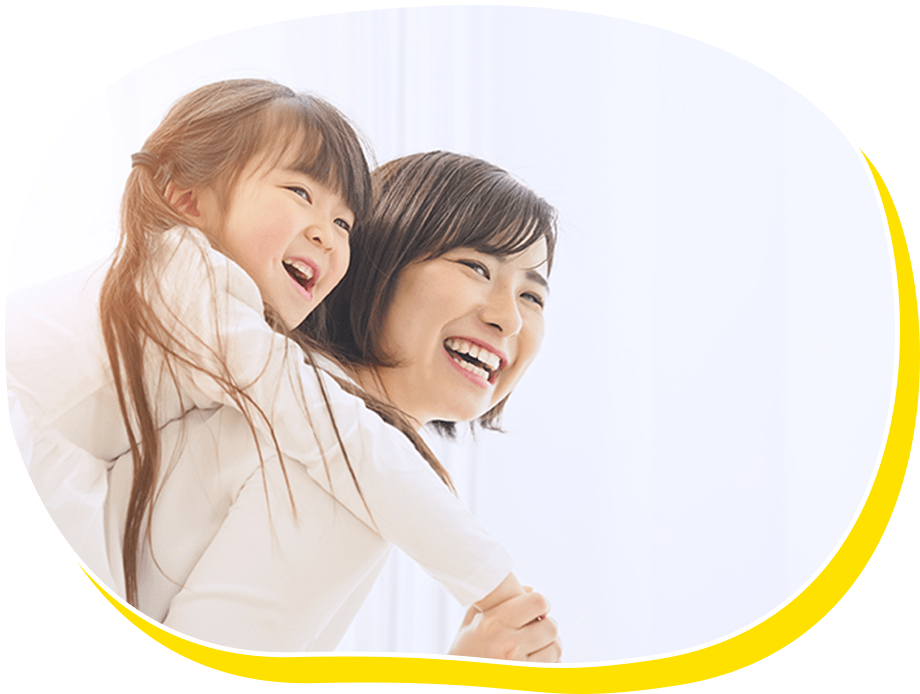 子供を背負う女性